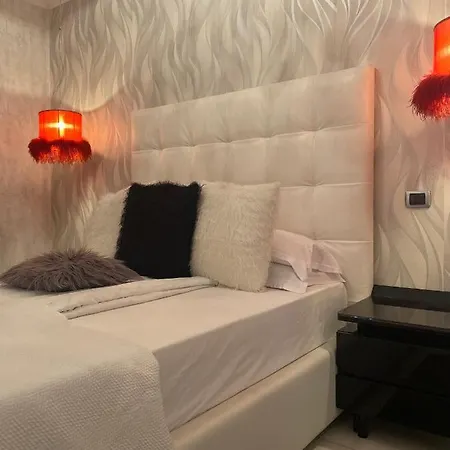 דירה Luxury Nr 5 ***** בוקרשט