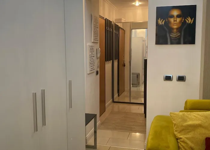 Luxury Nr 5 ***** * Bucarest